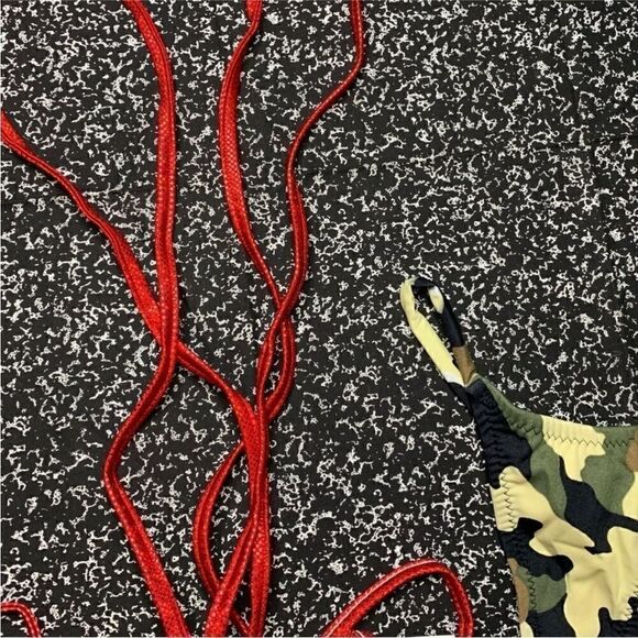 Colorful thongs  - Picture 3 of 4